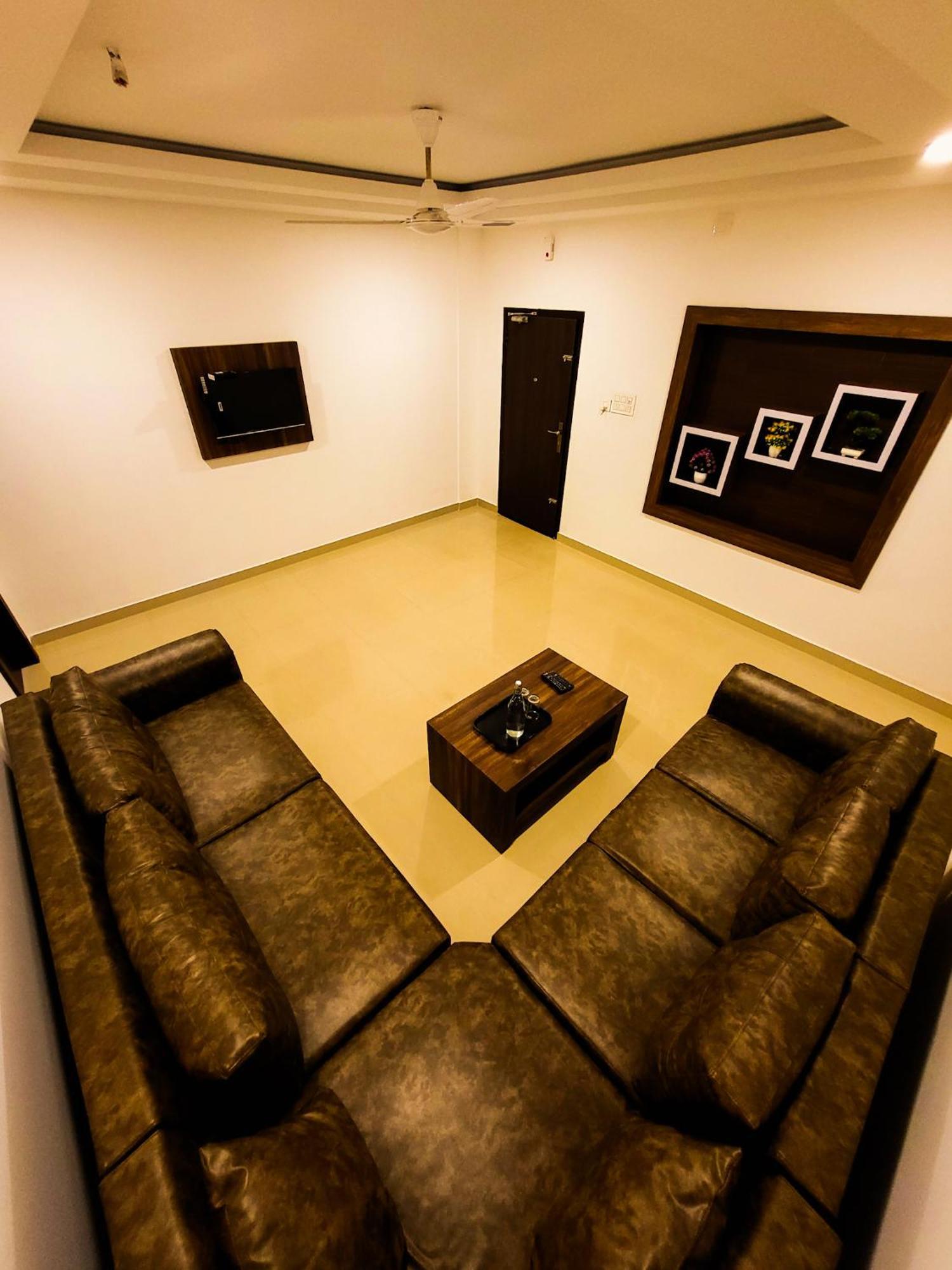 Thejaswini Residency Cheruvathur Nīleshwar Exterior foto